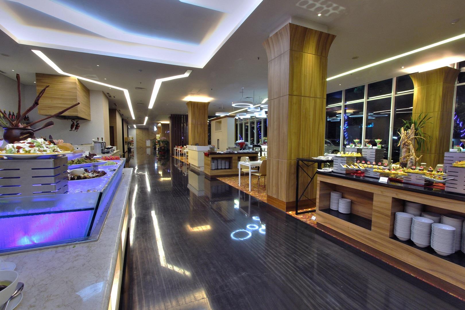 Mercure Nexa Supratman 4*
