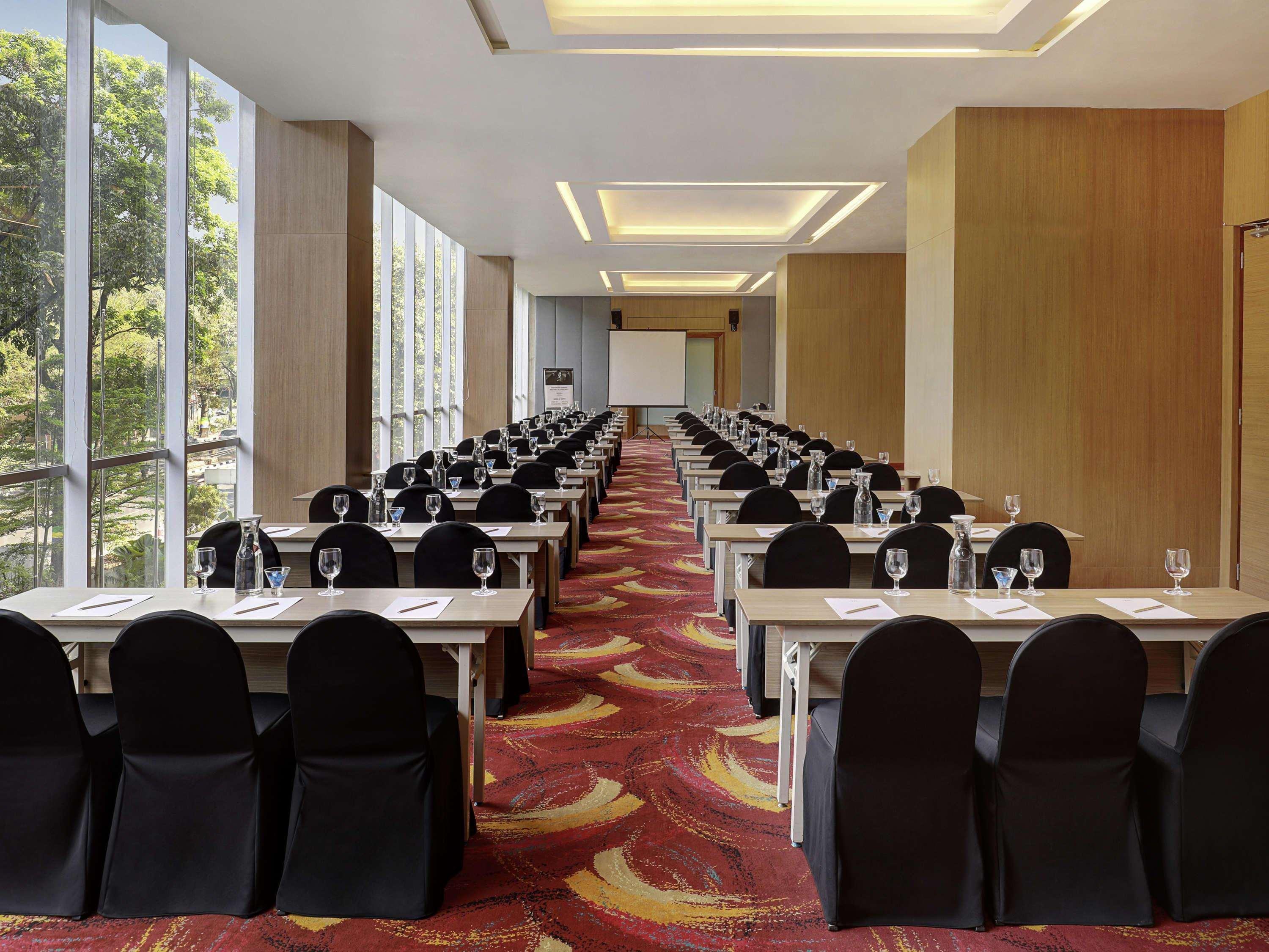 Hotel Mercure Nexa Supratman Bandung