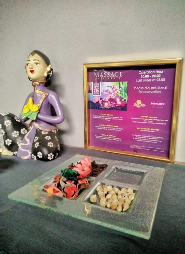 Mercure Nexa Supratman Hotel