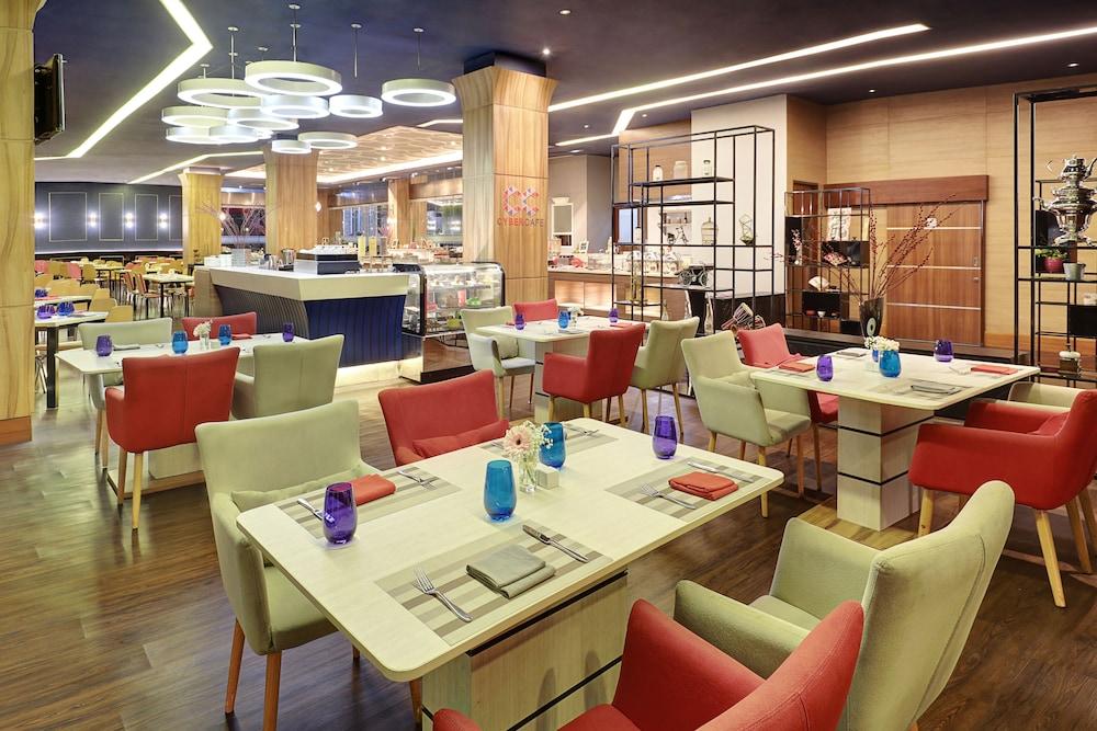 Mercure Nexa Supratman Hotel 4*