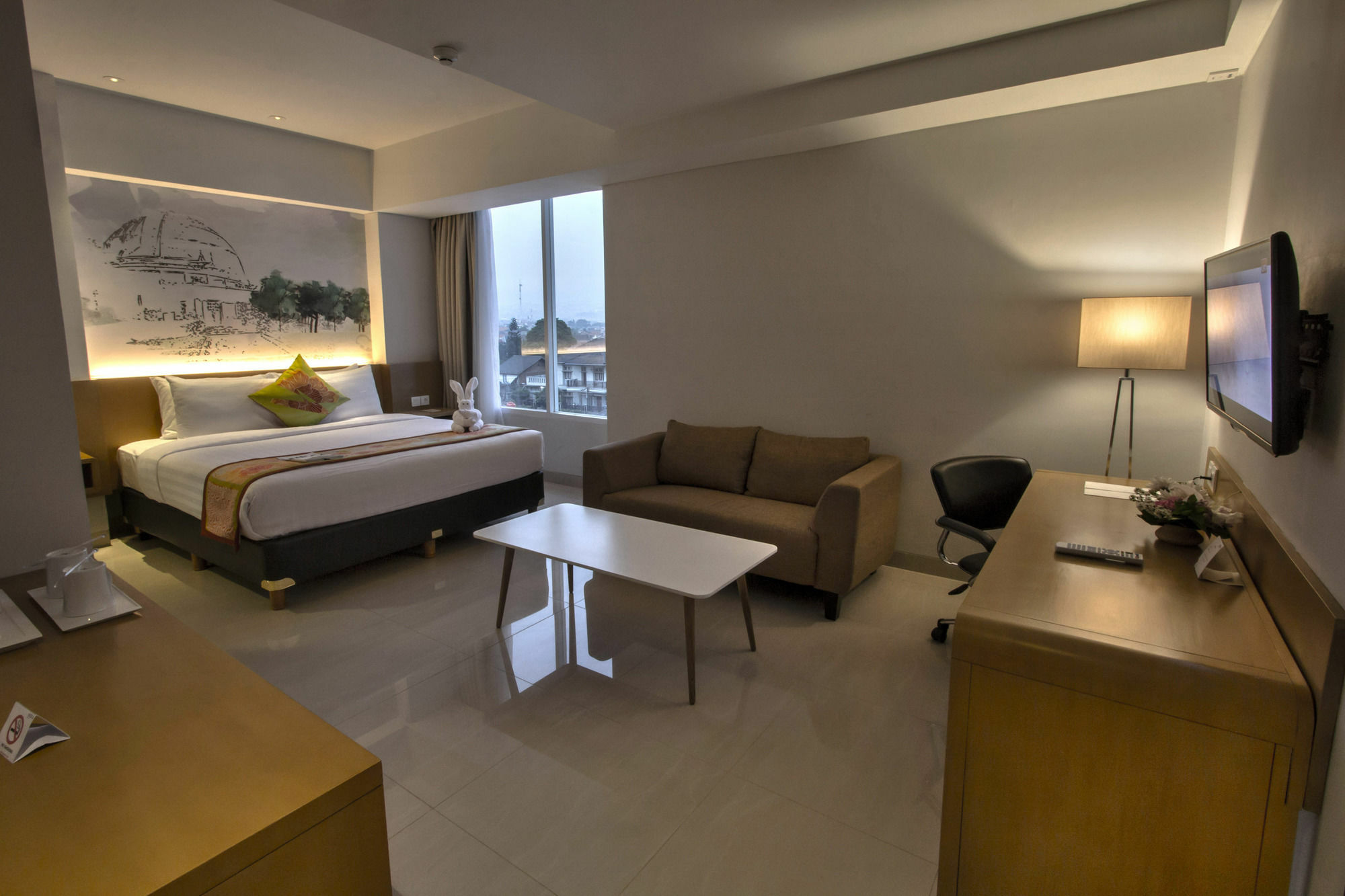 Mercure Nexa Supratman 4*